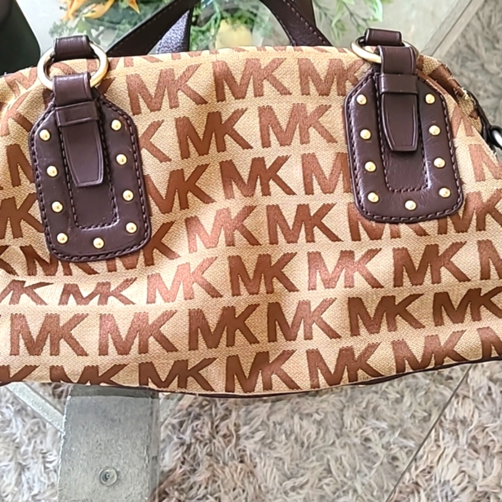 Michael Kors Monogram Bag - Picture 11 of 16